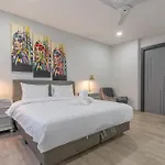 วิลล่า 芭提雅21航站楼附近8卧9卫轻奢现代别墅带独立歌房 Pattaya