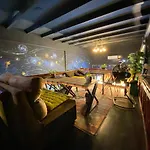 Hostel Happiness Community Wake & Bake - Rooftop Bar & Bistro *
