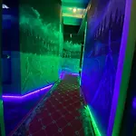 Hostel Happiness Community Wake & Bake - Rooftop Bar & Bistro *