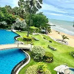 อพาร์ทเม้น The Palm Wongamat 22 *