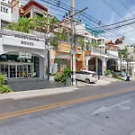 Grosvenor House - On The Phra Tamnak Hill