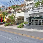 Grosvenor House - On The Phra Tamnak Hill