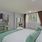 อพาร์ทเม้น Grosvenor House - Olympic Pool -