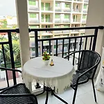 Arcadia Beach Continental 1Br Apt Mid-High Floor Pool View Cozy Vibes