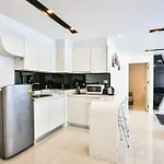 Center With 2 Bedroom *