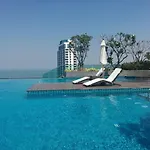 อพาร์ทเม้น Sea View At Wong Amat Tower 3505 Pattaya