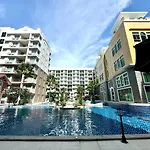 Arcadia Beach Continental 1Br Apt Mid-High Floor Pool View Cozy Vibes