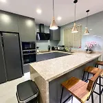 วิลล่า Super Luxury 3 Bedroom Private Pool With Jacuzzi, Near 711, 10 Minutes To Walking Street And - Mt6 *