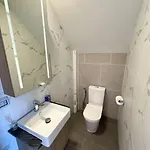 Super Luxury 3 Bedroom Private Pool With Jacuzzi, Near 711, 10 Minutes To Walking Street And - Mt6