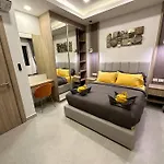 Super Luxury 3 Bedroom Private Pool With Jacuzzi, Near 711, 10 Minutes To Walking Street And - Mt6 * Pattaya