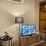 Edge Super Apartment *