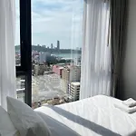 Apartment Edge Super Pattaya