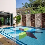 Diamond Place Hotel