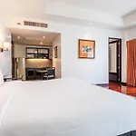 Luxe Aparthotel 3*