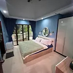 Smokers Resort