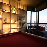 อพาร์ทเม้น With Roof Pool