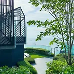 Central Pattaya Condo With Roof Top Pool