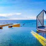 With Roof Pool