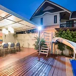 Natcha Villa 44