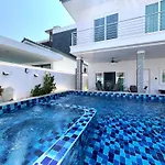 Relax Pool Near Walking Street,jacuzzi ,bbq 5bed 6bath House54 วิลล่า Pattaya