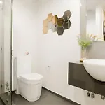 Luxury 70sqm 2 Bedroom Next To Walking Street อพาร์ทเม้น