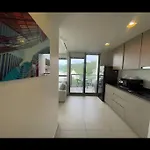 Luxury 70sqm 2 Bedroom Next To Walking Street อพาร์ทเม้น *