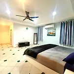 วิลล่า Pool 5bedroom Cosy Big Area Close To The Pattaya