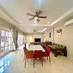 Pool 5bedroom Cosy Big Area Close To The *