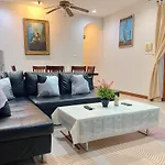 Gusvana Pool Villa