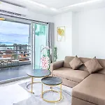 View Talay 5 - Beachfront Ocean View - High Floor & Huge Pool Pattaya