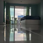 Peaceful 300 Sq Ft Condo With 2 Balcony, Mountain View