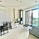 อพาร์ทเม้น Sea View 2 Bed At Great Location *