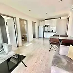 อพาร์ทเม้น Sea View 2 Bed At Great Location Pattaya