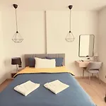 Apartment Edge Sea View *