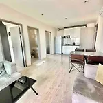 Sea View 2 Bed At Location Pool *