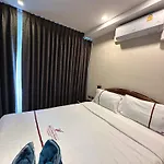 Apartment Centara Avenue Soi Buakhao By Daisy 2