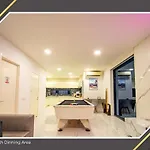 Vegas Villa, Pattaya