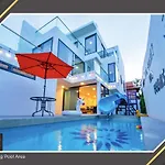 Vegas Villa,