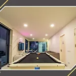 Vegas Villa, วันหยุดที่บ้าน