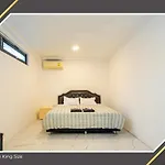 Vegas Villa, Pattaya