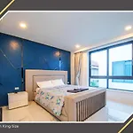 Vegas Villa, Pattaya