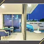 Vegas Villa,