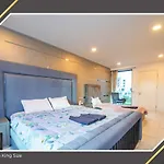 Vegas Villa, วันหยุดที่บ้าน *