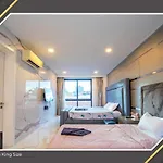 Vegas Villa, *