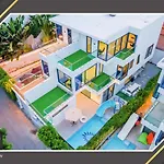 Vegas Villa, Pattaya