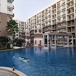 อพาร์ทเม้น Arcadia Continental Resort,
