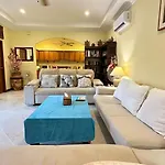 Bali Style Luxury Pool Near & Walking St! Pattaya