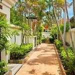 Bali Style Luxury Pool Near & Walking St! *