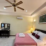 Bali Style Luxury Pool Near & Walking St! *
