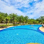 Bali Style Luxury Pool Near & Walking St! วิลล่า
